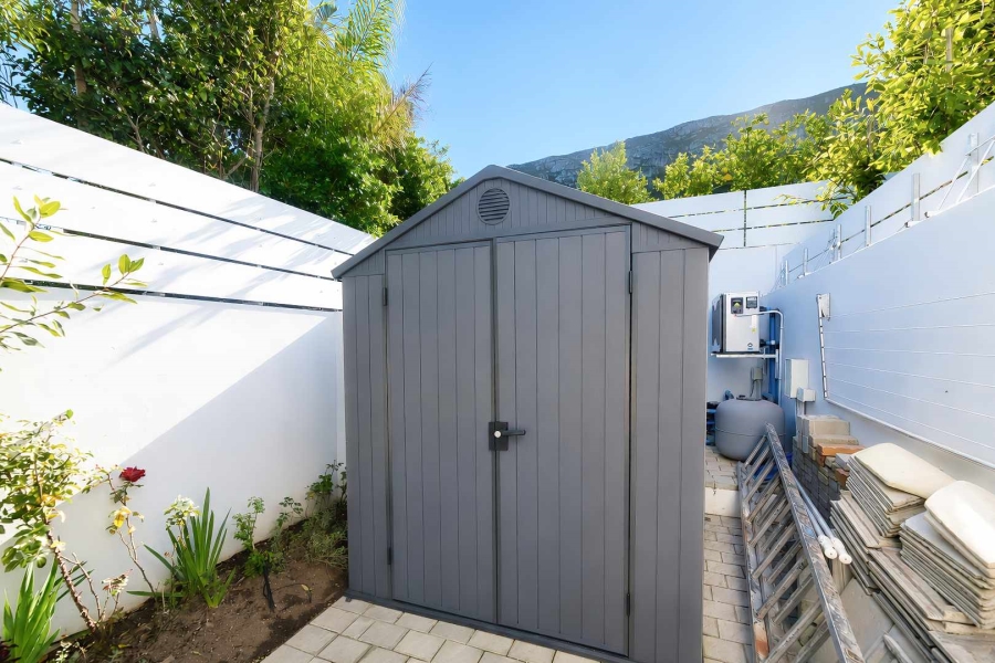 6 Bedroom Property for Sale in Hermanus Heights Western Cape